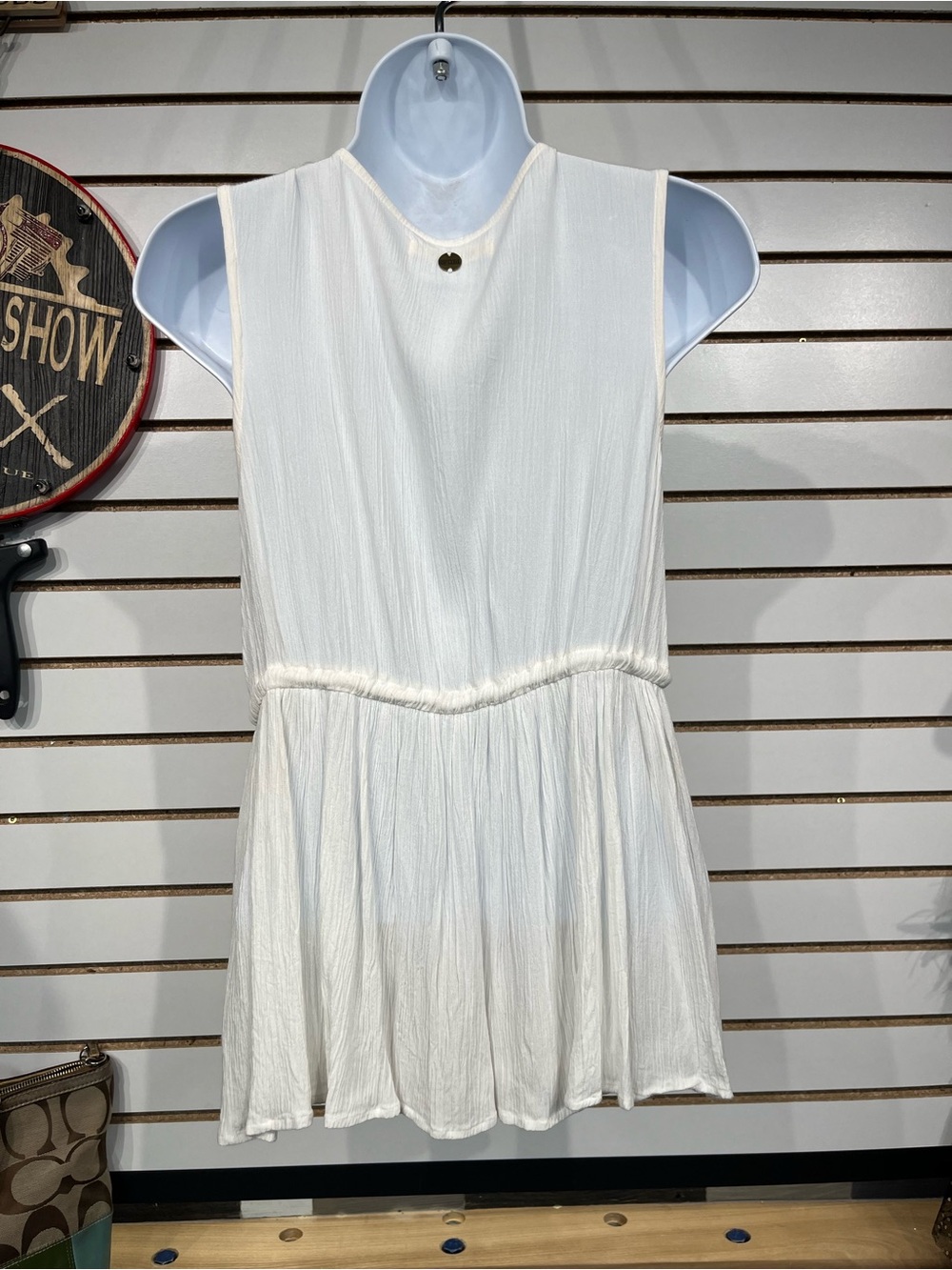 Ripcurl embroidered top size medium - Picture 5 of 9